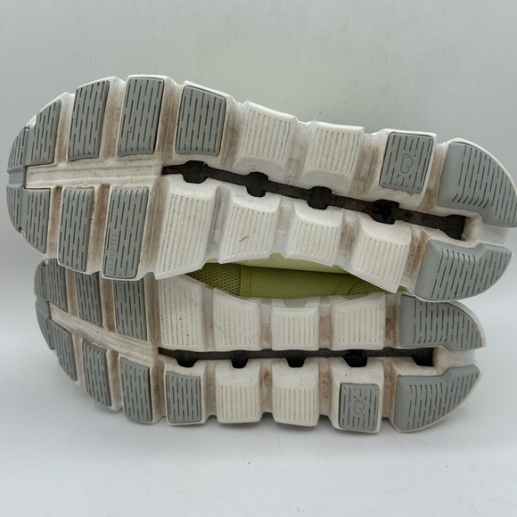 ON CLOUD Women's Cloud 5 Running Shoes color Hay/Frost Light Yellow and Gray 10 - Picture 13 of 13